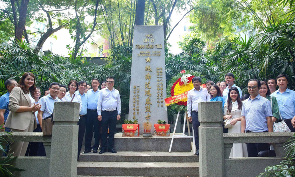  Đoàn công tác Hội Nhà báo Việt Nam thăm "Địa chỉ đỏ" của Báo chí Cách mạng Việt Nam tại Quảng Châu